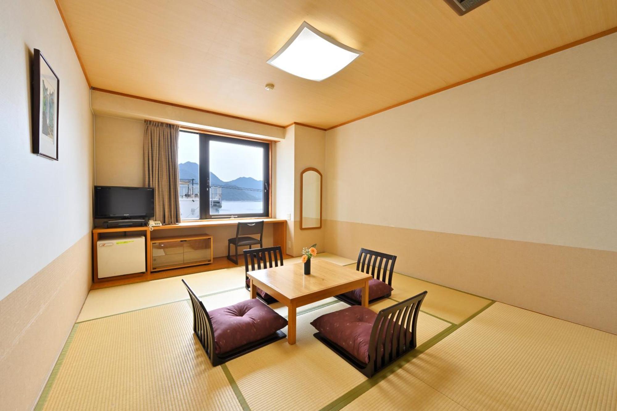Miyajima Coral Hotel Хатсукаичи Екстериор снимка